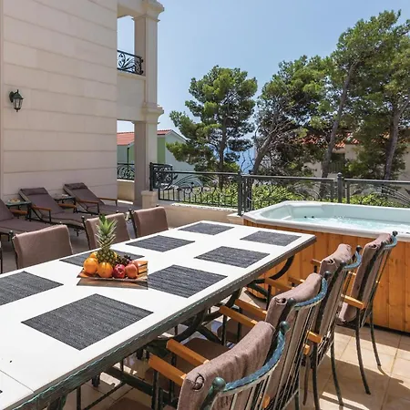Cozy In With Jacuzzi Tatil Evi Makarska