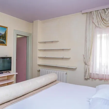 Tatil Evi Cozy In With Jacuzzi Makarska