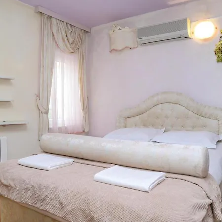 Tatil Evi Cozy In With Jacuzzi Makarska