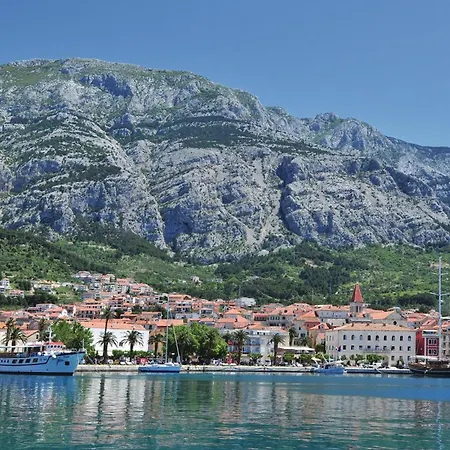 Tatil Evi Cozy In With Jacuzzi Makarska
